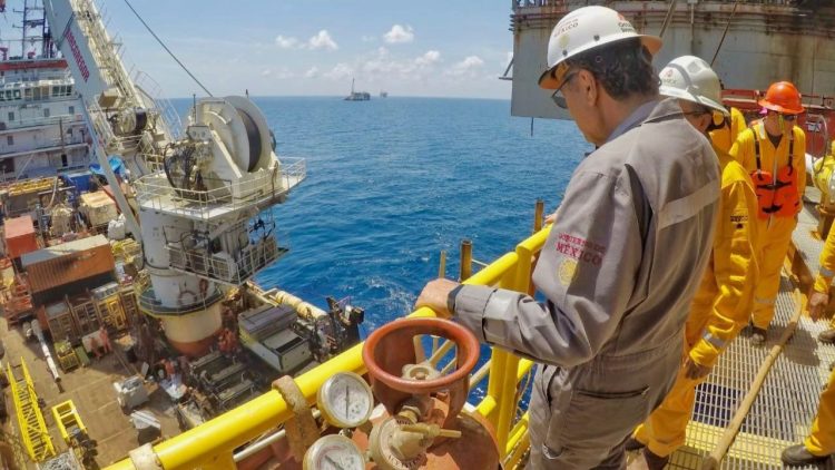 Pemex impulsa la producción con construcción de plataformas marinas en Veracruz
