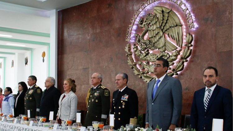 Ejército, fundamental para el desarrollo del país, afirma AMLO; rechaza militarización