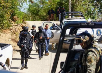 Policías abaten a cuatro presuntos delincuentes y detienen a tres en Acapulco