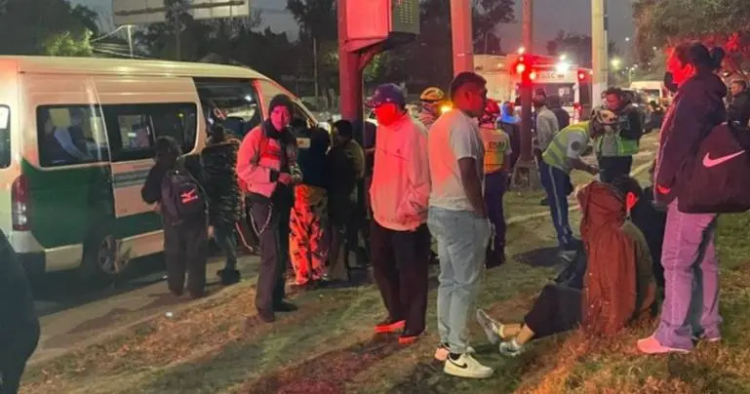 Choque entre combi y pipa deja al menos 10 lesionados en San Juan de Aragón, GAM