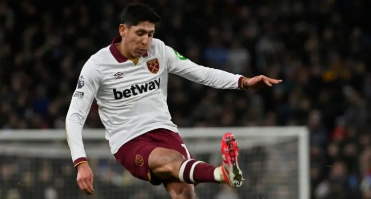 Edson Álvarez da pase para gol en empate del West Ham