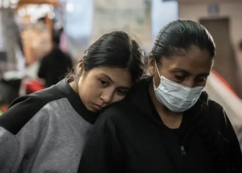 Cientos de migrantes en el limbo tras suspensión del CBP One