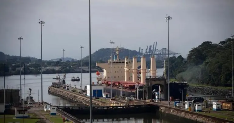 Apoya Sheinbaum a panameños tras anuncio de Trump de recuperar el Canal