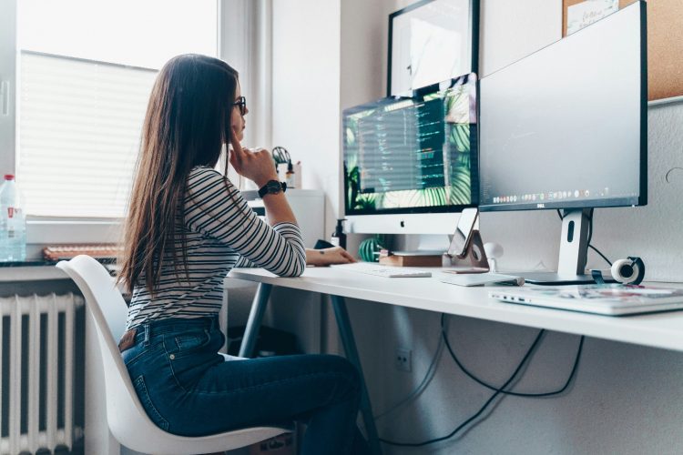 Impulsando la diversidad en la tecnología: El Impacto de las mujeres en blockchain e inteligencia artificial