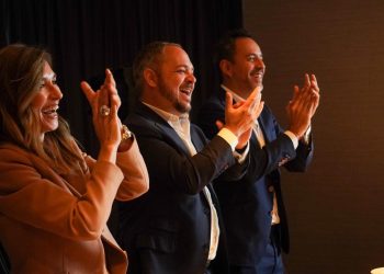 El poder de la amistad y el compañerismo en el trabajo cómo las relaciones laborales pueden impulsar tu éxito y bienestar