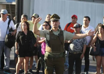 Decretan estado de excepción y toque de queda en Chile por apagón general