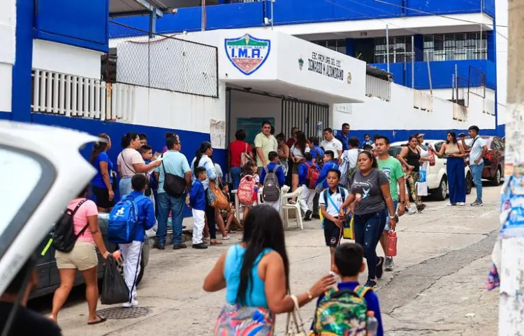 En México entra en vigencia la prohibición para vender “comida chatarra” en las escuelas