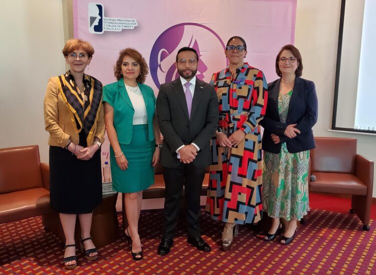 Las mujeres lideran el campo de la otorrinolaringología en México