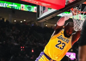 Lesión en la ingle alejará a LeBron James de las duelas al menos una semana