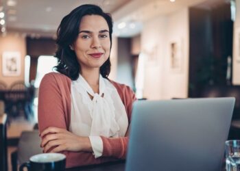 8M: Solo el 20% de las mujeres en bienes raíces tiene su propia agencia