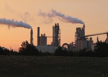 Gases contaminantes en CDMX generará un impuesto para las empresas por De la Paz, Costemalle DFK