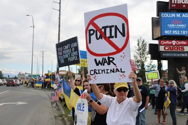 Anchorage (Alaska) le niega la bienvenida a Putin: «es un criminal de guerra»