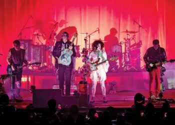 Arcade Fire explotò en el Metropólitan ante 3000 mil personas en las CDMX