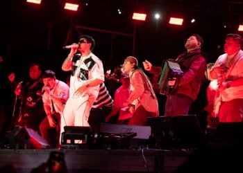 GRUPO FIRME PRESENTA NUEVO DISCO INÉDITO Y CONMOCIONA AL PÚBLICO EN EL ARRANQUE DE SU GIRA NACIONAL