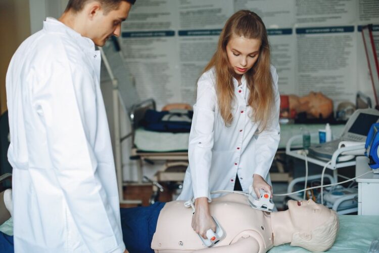 Innovación educativa: SUGETOSA impulsa la formación médica con simuladores avanzados