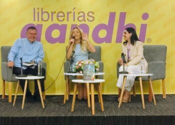 Rosanna Biglia reunió a sus lectores para presentar su libro ‘Tu Poder Invencible Universal’