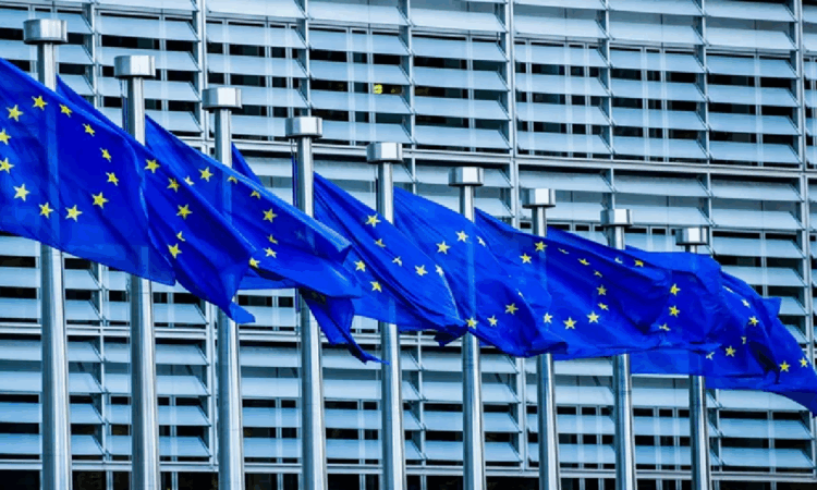 Bruselas se prepara para un «no acuerdo» en los aranceles en paralelo a la negociación con EEUU