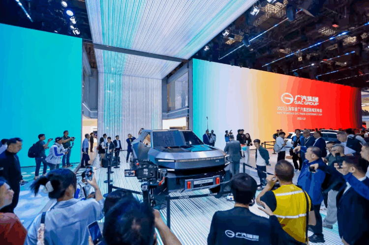 Presentación mundial de la GAC PICKUP 01: redefiniendo la cima de las camionetas pickup con el ‘OmniTerrain Concept’