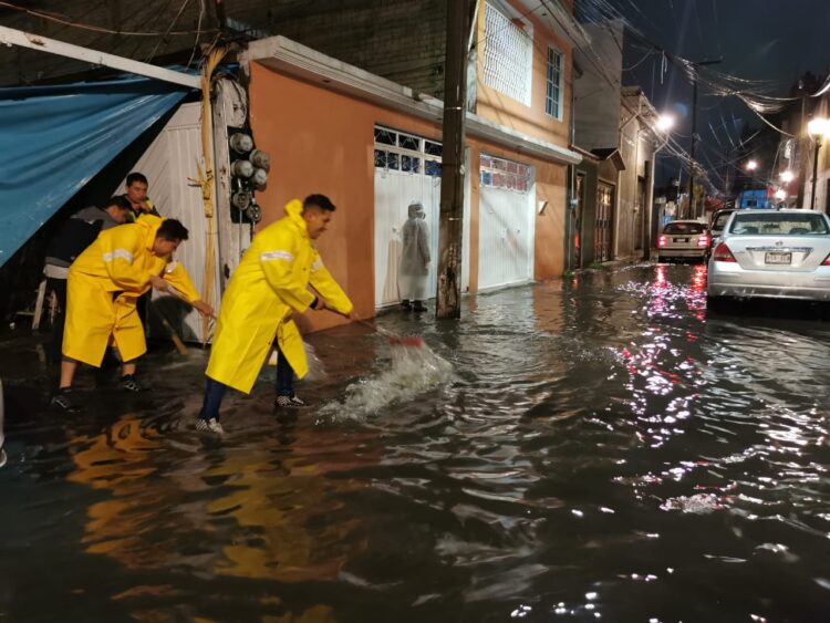 Frente frío provocará lluvias intensas y calor extremo