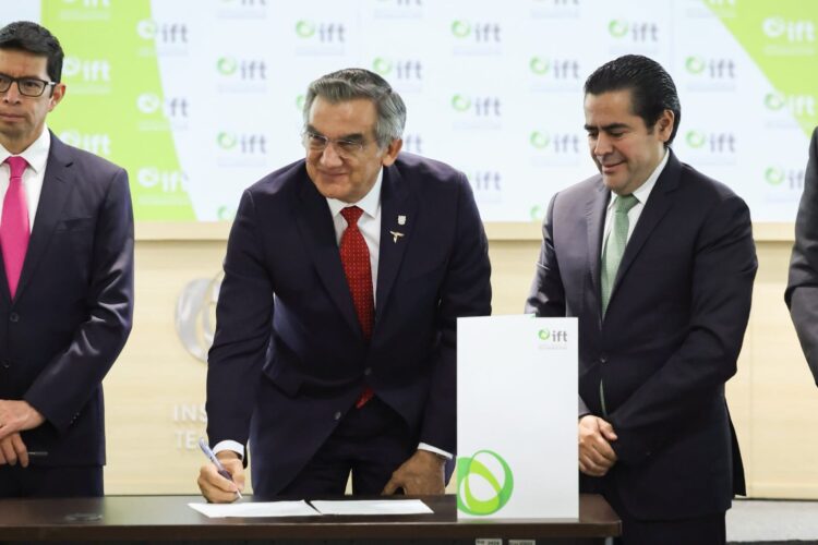 Entrega IFT concesiones de radio y tv a Tamaulipas