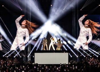 Shakira se consolida como la artista más taquillera: Billboard