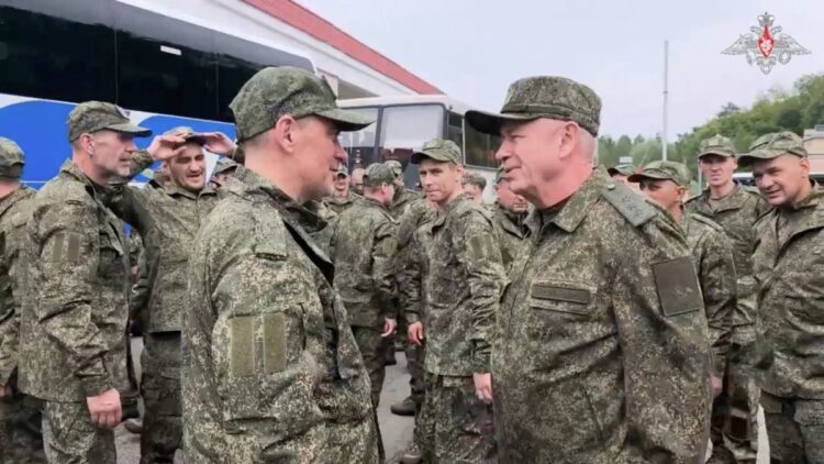 Rusia y Ucrania completan el mayor intercambio de prisioneros; suman mil de cada bando