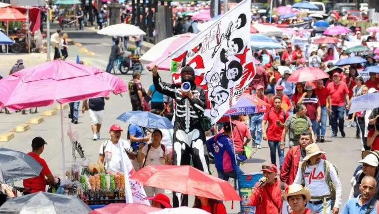 Caos por maestros hoy en CDMX: Alerta en el AICM, Circuito, Reforma e Insurgentes Borrador automático