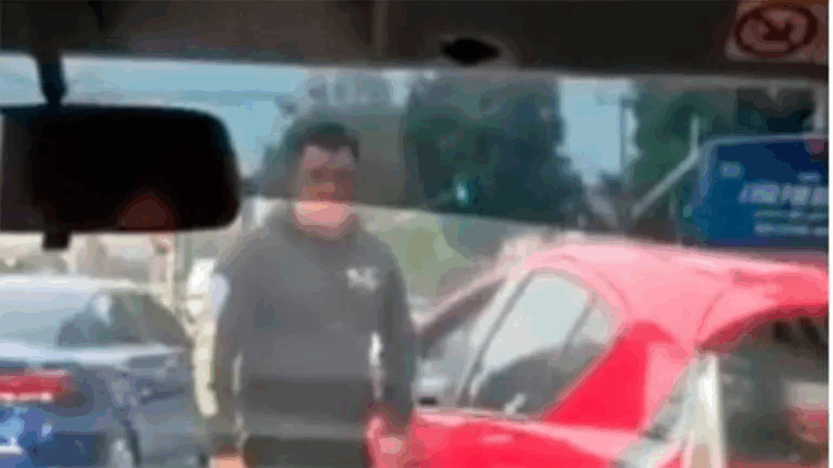 Graban a presunto ‘montachoques’ amenazando a víctimas en avenida Cuitláhuac