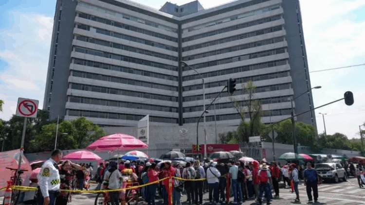 ISSSTE y Afores, blanco de protestas de la CNTE