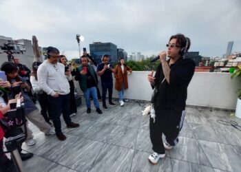 FANO HECHIZA A LA PLAYHAUS BY TOTALPLAYCON UN CONCIERTO EN SILENCIO QUE ESTRUJA EL ALMA