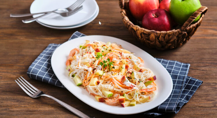Fideos chinos con manzana: una receta fresca para conquistar el verano