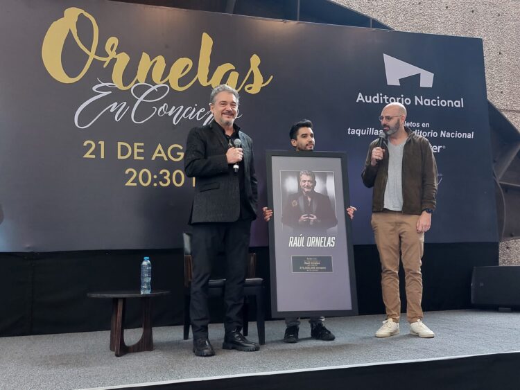 LA CANCIÓN SE VUELVE TEMPLO: RAÚL ORNELAS BUSCARÁ LA INMORTALIDAD EN EL AUDITORIO NACIONAL