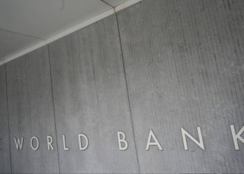Banco Mundial alerta sobre desaceleración global y golpe económico a América Latina por aranceles de EE. UU.