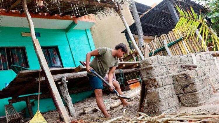 Restablecen en Oaxaca 81% de servicio eléctrico en zonas dañadas por ‘Erick’