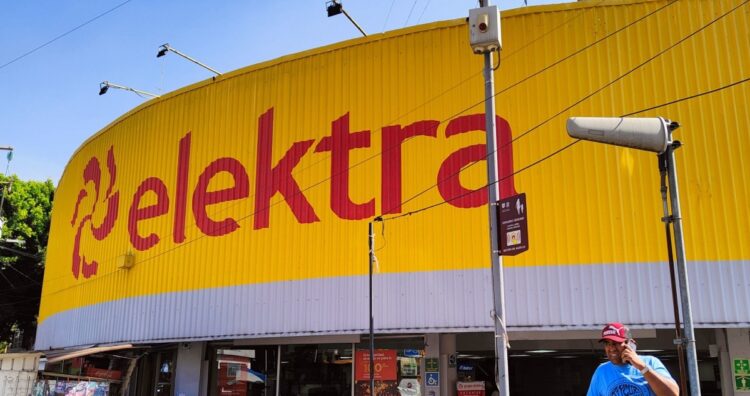 Ordenan a Elektra pagar 2 mil millones de pesos al SAT… y Salinas Pliego condena fallo