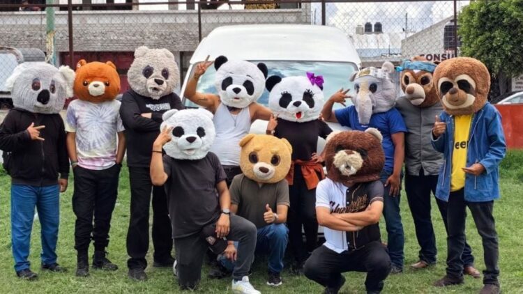 Asaltan al grupo musical veracruzano “Los Cumbiosos” en carretera en Puebla; les robaron todos sus instrumentos