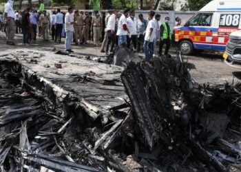 Encuentran 204 cadáveres tras estrellarse avión de Air India con destino a Londres