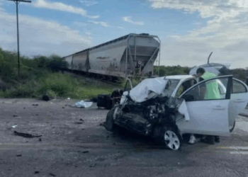 Tren embiste a vehículo que intentó ganarle el paso en Tamaulipas; tres lesionados