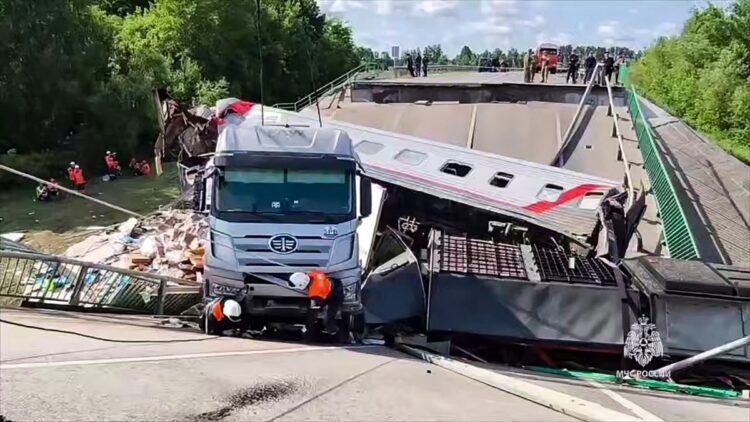 Colapso de puentes en Rusia fueron provocados por explosiones; autoridades investigan posible “acto terrorista”