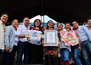 Actopan obtiene Récord Guinness de la línea de tacos de barbacoa más larga del mundo