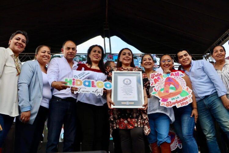 Actopan obtiene Récord Guinness de la línea de tacos de barbacoa más larga del mundo