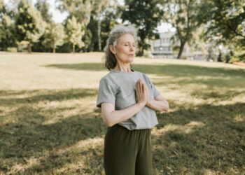 Abrazar la Plenitud: Prepararse para la Perimenopausia y la Menopausia