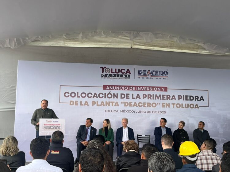 DEACERO coloca la primera piedra de su próximo Patio en Toluca