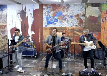 ROCK & LOVERS RINDE HOMENAJE A CALAMARO Y ANUNCIA SU PRÓXIMO ESTALLIDO SONORO