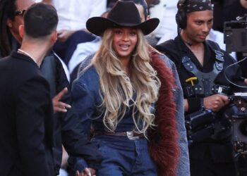 Roban música inédita de Beyoncé guardada en memorias USB que estaban dentro de un auto en EE.UU.