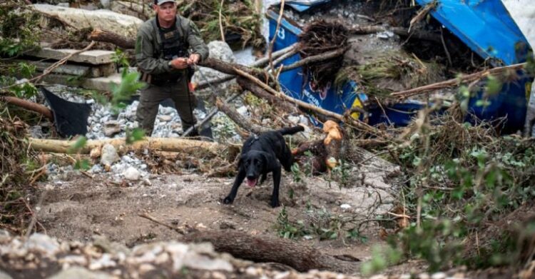 Inundaciones en Texas: Trump firma declaratoria de desastre mientras continúa búsqueda de 27 niñas