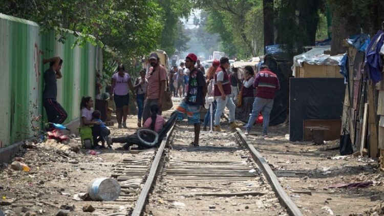 Caen más de 86% las detenciones de centroamericanos en EU y México en lo que va de 2025