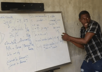 Migrantes de Haití en Chiapas encuentran una esperanza en las clases de español