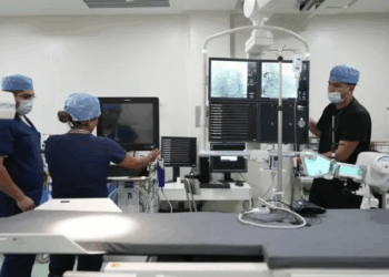 Inaugura Sheinbaum primera sala pública de hemodinamia en Baja California Sur