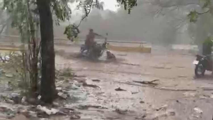 Huracán Flossie y el monzón mexicano dejan inundaciones en Sinaloa